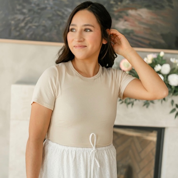 Woman's size medium basic t shirt - Picture 1 of 2